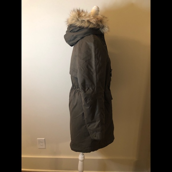 H&M Jacket green winter jacket. Fit more like a medium. - Picture 7 of 9